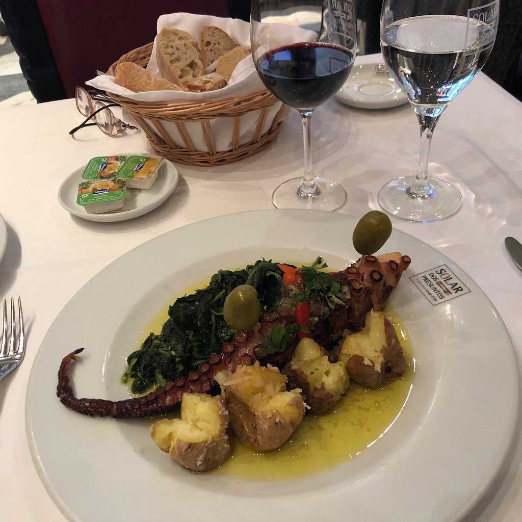 ../Images/WANG,YA-PING.Portugal.Solar dos Presuntos (14).jpg